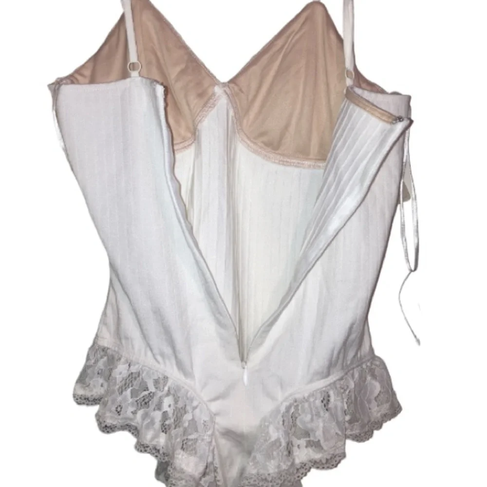 NEW Revolve White Lace bodice With Lace Trim Bodysuit size small - Picture 7 of 8